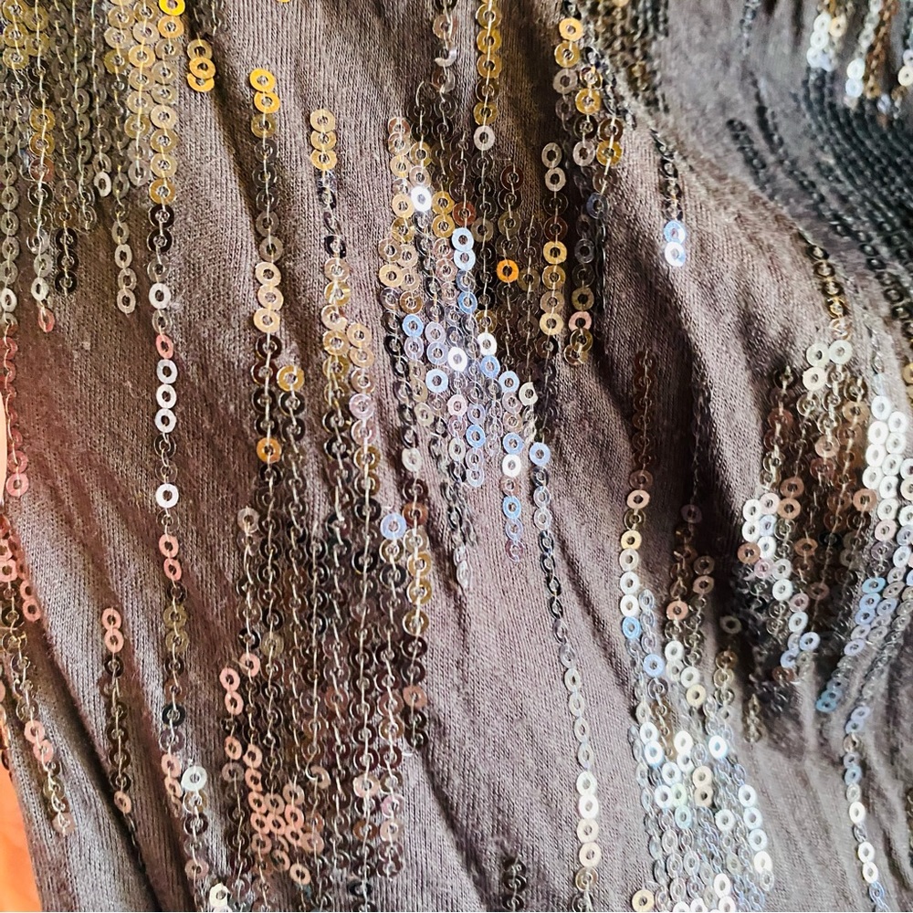 ⭐️ VICTOR Gray Sequin Tank Top - Picture 4 of 5